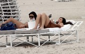 Kim and Kourtney Kardashian Sexy Bikini Beach Pics!